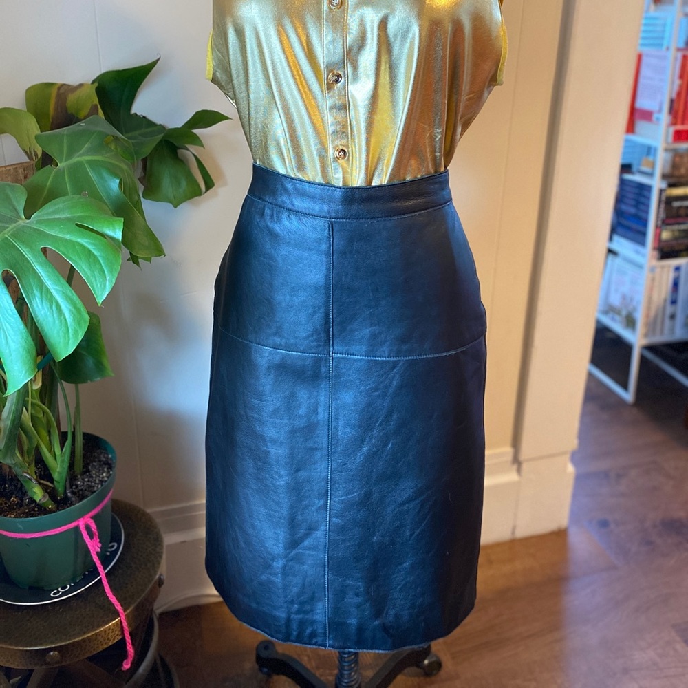 Isaac Mizrahi Black Leather A-Line Skirt